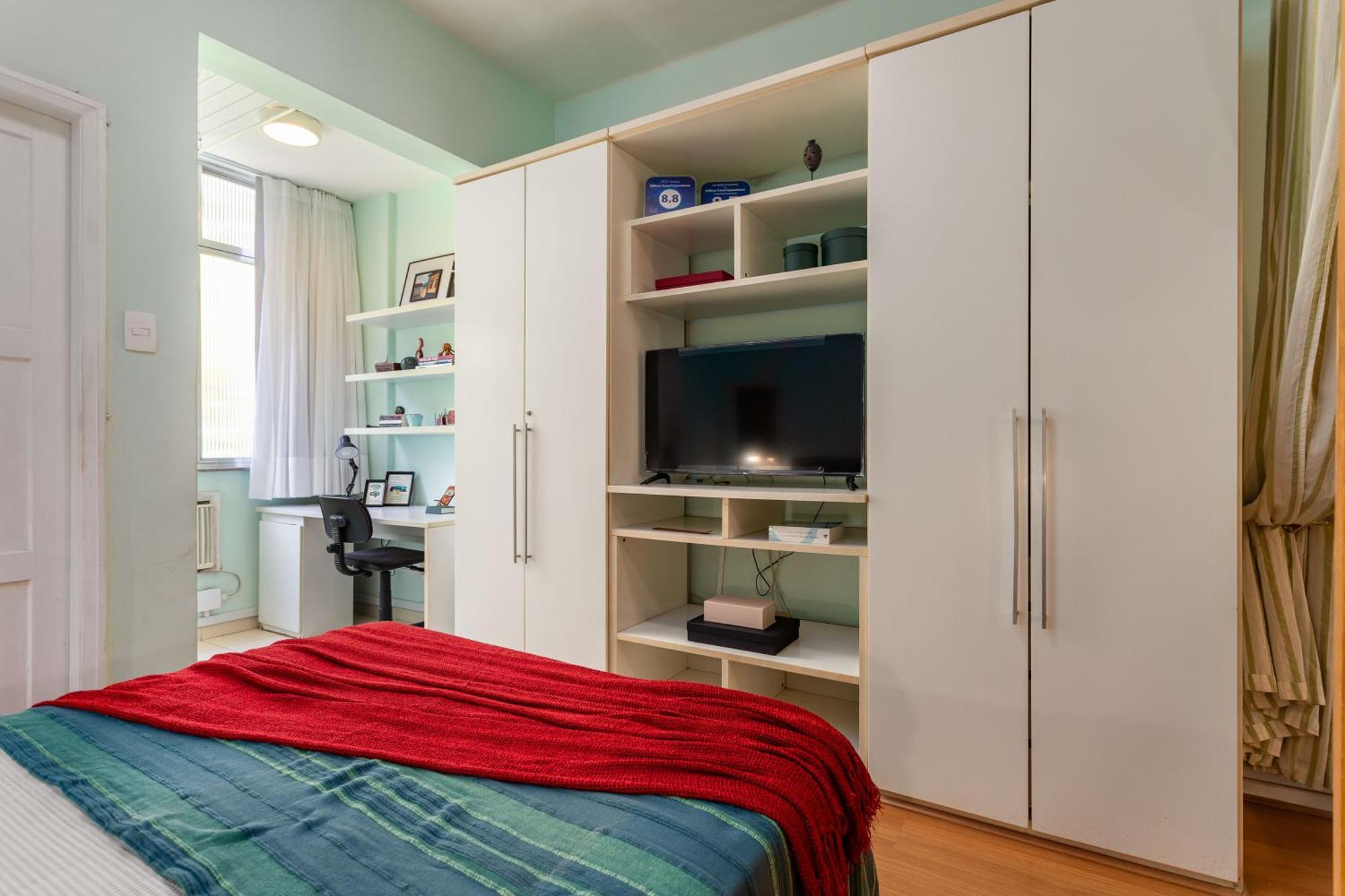 Apartemen Sol De Copacabana 300 M Da